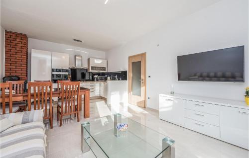 Amazing Home In Vrsi With Wifi