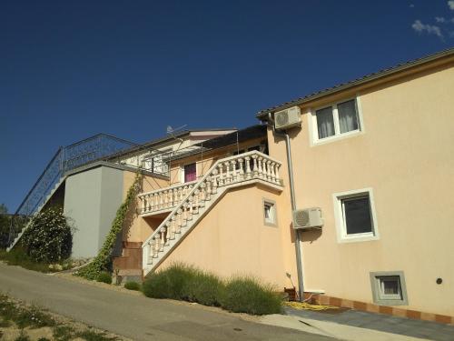 Apartments with a parking space Maslenica, Novigrad - 13405 Apartments with a parking space Maslenica, Novigrad - 13405