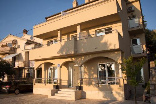 Apartments and Rooms Lux Apartments and Rooms Lux