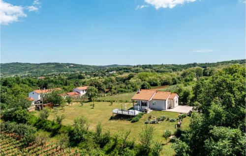 Stunning Home In Rakotule With Jacuzzi Stunning Home In Rakotule With Jacuzzi