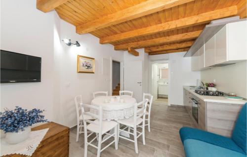 Awesome Home In Pag With Wifi