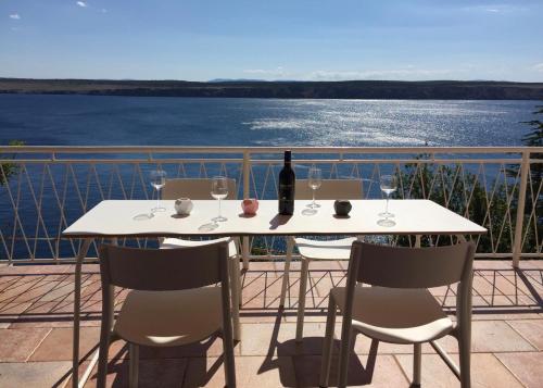 Seaview Apartments