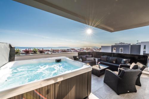 Villa Magnifica Penthouse with Jacuzzi Villa Magnifica Penthouse with Jacuzzi