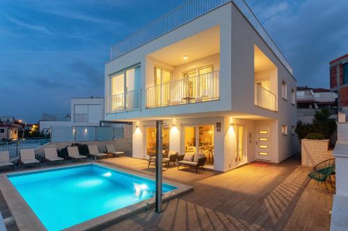 Luxury Villa Emily Luxury Villa Emily