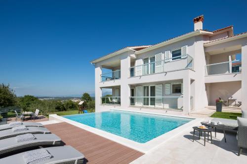 Villa L - Villa with 2 separate units