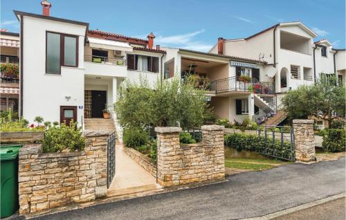 Gorgeous Apartment In Porec With Kitchen