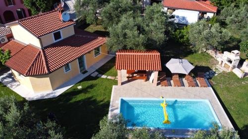 DAMJANIĆ HOLIDAY HOUSE DAMJANIĆ HOLIDAY HOUSE