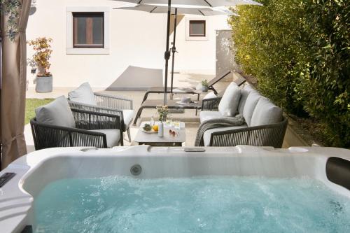 House NoE- with hot tub House NoE- with hot tub