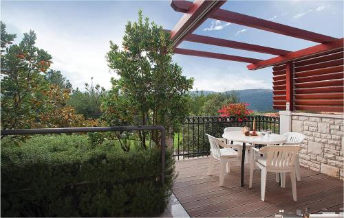 2 Bedroom Gorgeous Apartment In Rabac