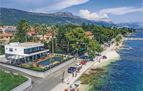 Gorgeous Home In Kastel Stari With Jacuzzi Gorgeous Home In Kastel Stari With Jacuzzi