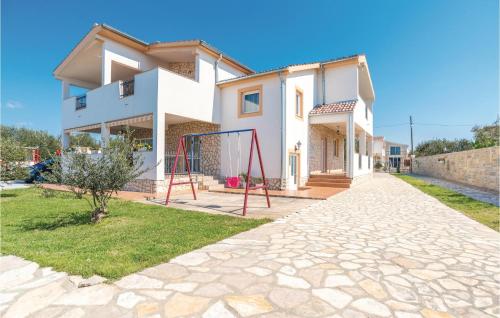 1 Bedroom Beautiful Apartment In Biograd