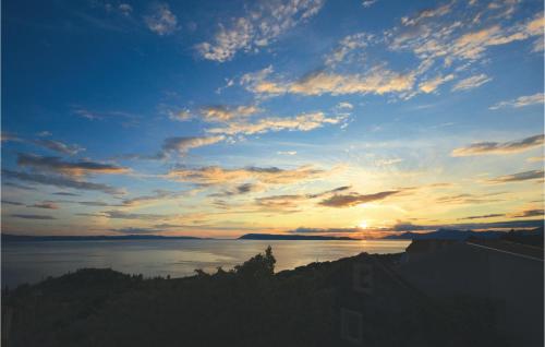 Amazing Home In Podgora With Jacuzzi