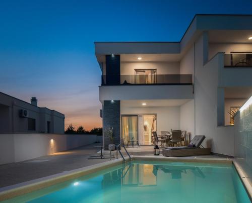 HOLIDAY HOME VENTUM HOLIDAY HOME VENTUM