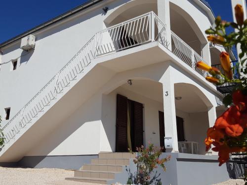 Apartments by the sea Starigrad, Paklenica - 15968