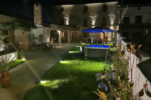 Apartments and rooms with parking space Loborika, Pula - 12983 Apartments and rooms with parking space Loborika, Pula - 12983