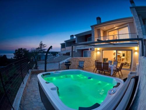 Villa Bobos place with Jacuzzi and Sauna 46D Villa Bobos place with Jacuzzi and Sauna 46D