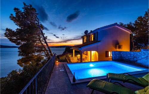 Stunning Home In Novigrad With Kitchen Stunning Home In Novigrad With Kitchen