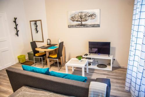 Apartment & room Eni Apartment & room Eni