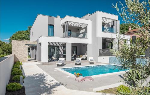 Amazing Home In Medulin With Wifi