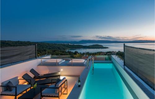 Beautiful Home In Njivice With Wifi