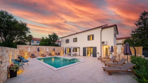 Luxury Villa Ivy Luxury Villa Ivy