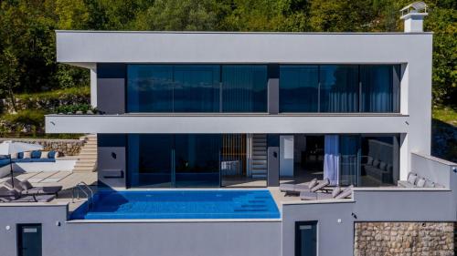 Sky Pool VILLA MEDVEJA Sky Pool VILLA MEDVEJA