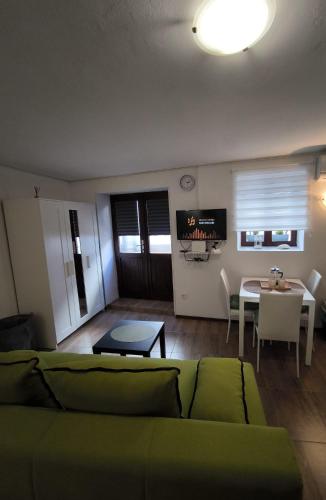 Studio apartman Nona Angela-Valun