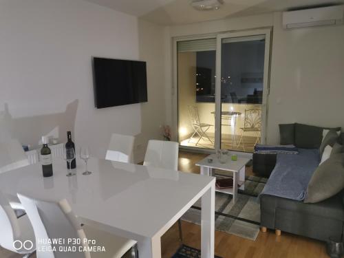 CITY CENTER PEARL #new#free reserved parking in garage elevator direct access#business and pleasure#