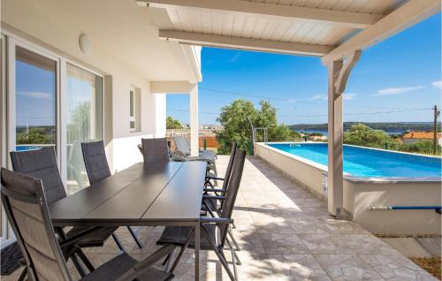 3 Bedroom Lovely Home In Banjol