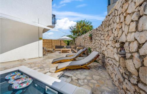 Amazing Apartment In Murter With Wifi