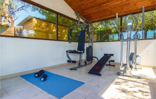 Cozy Home In Okrug Gornji With Sauna