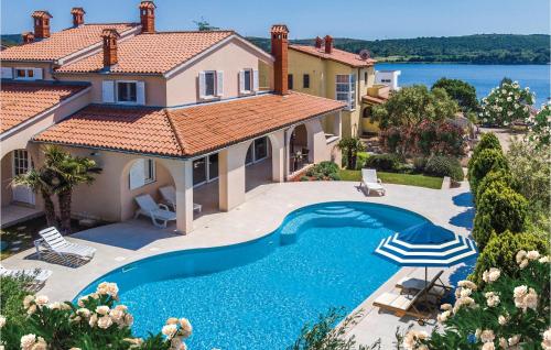 Beautiful Home In Pula With House Sea View Beautiful Home In Pula With House Sea View