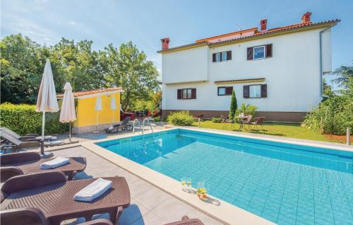 4 Bedroom Stunning Apartment In Labin
