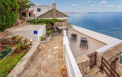 Pet Friendly Home In Starigrad With Wifi