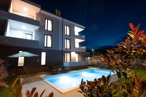 Luxury apartment Punta with sea view and swimming pool