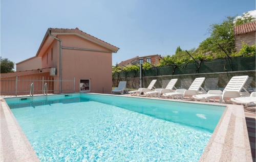 Gorgeous Home In Imotski