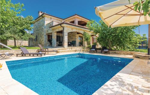 Gorgeous Home In Gorica With Kitchen