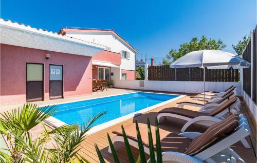 Cozy Home In Pomer With Outdoor Swimming Pool
