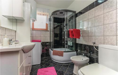 Gorgeous Home In Labin With Kitchen