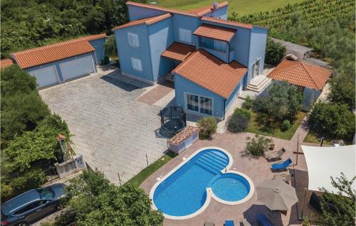 Beautiful Home In Pula With Wifi