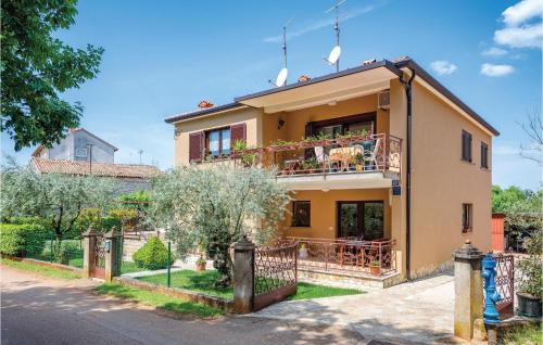 Amazing Apartment In Umag With Wifi