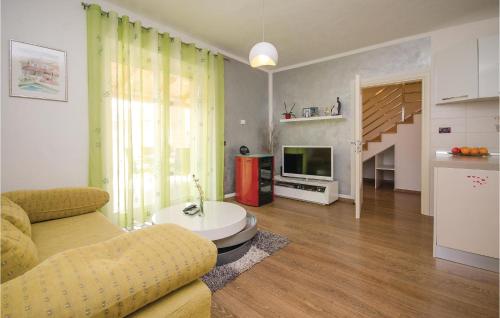 2 Bedroom Amazing Home In Rovinj