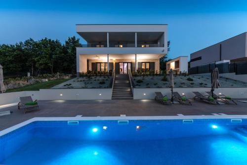 Luxury Villa Althea with large garden and Pool Heating Luxury Villa Althea with large garden and Pool Heating