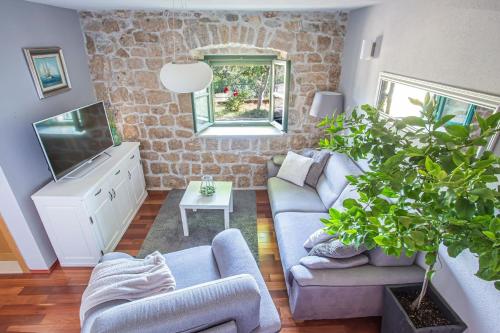 Großes Ferienhaus in Gornji Vinjani mit Pool Großes Ferienhaus in Gornji Vinjani mit Pool