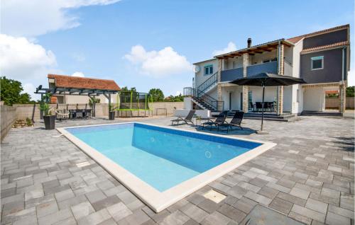 Amazing Home In Tinj With Kitchen