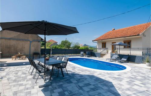 Gorgeous Home In Runovici With Kitchen Gorgeous Home In Runovici With Kitchen