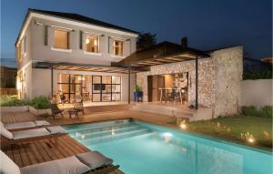 Villa Em
