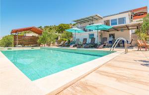 Nice Home In Zatoglav With House Sea View