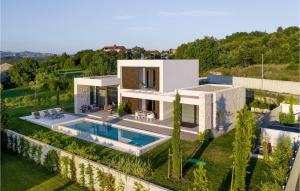 Villa Adoral