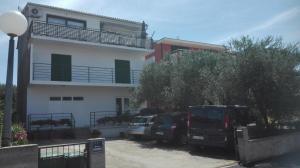 Apartments with parking space Brodarica, Sibenik - 21888